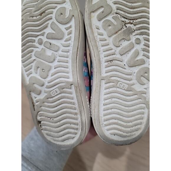 Native Kids Jefferson Sugarlite Sandals Shoes Sz 8 Shell White Pastel Stripe - Picture 8 of 9